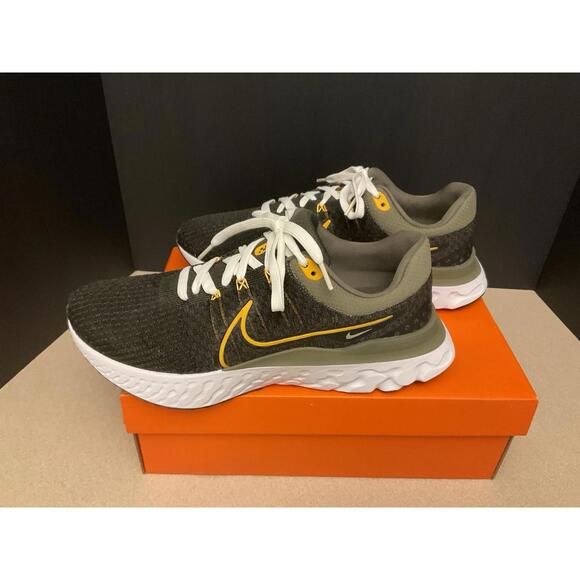 New! Mens Nike React Infinity Run Flyknit 3 Athletic Running Shoes. Size 12. - Picture 4 of 8